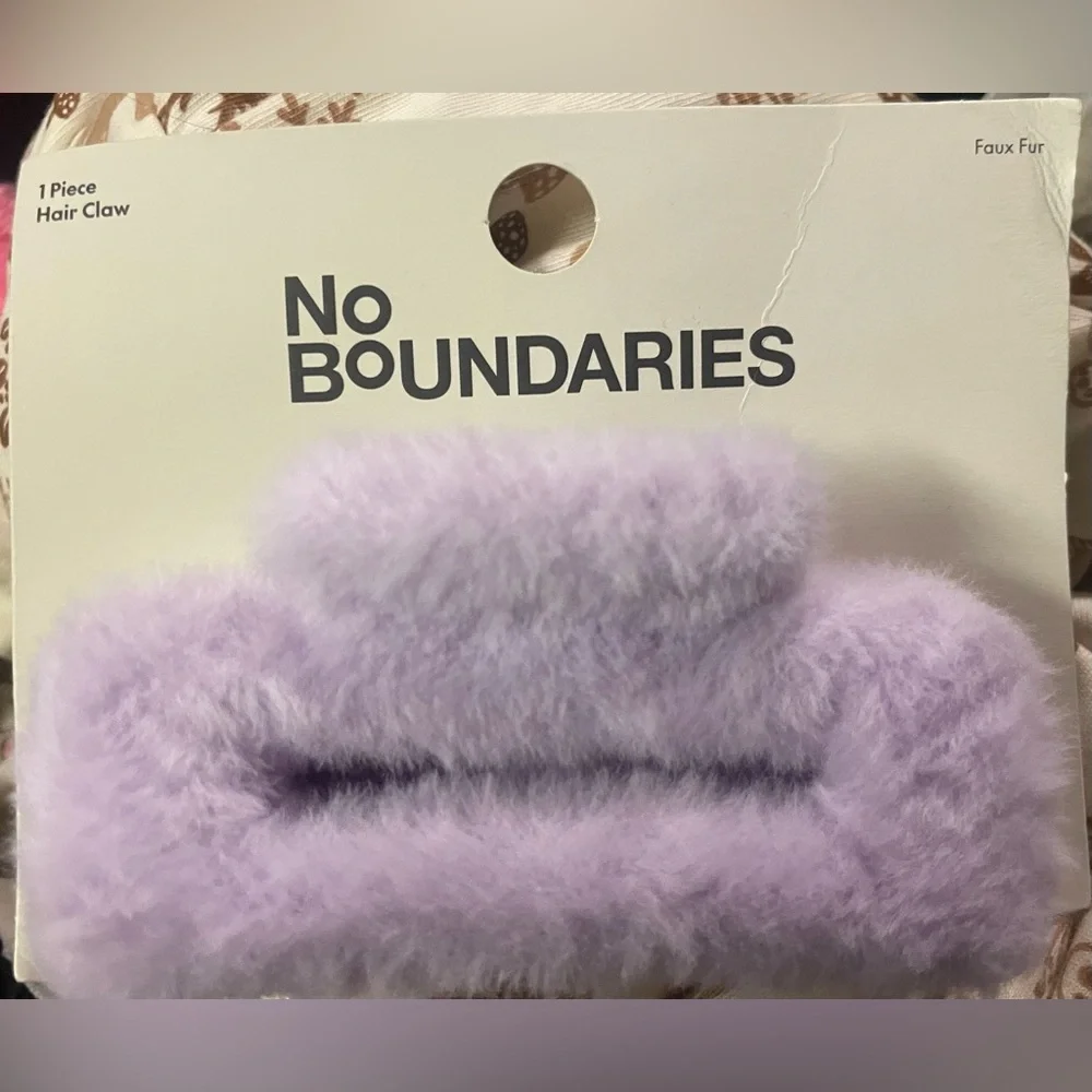 🔴 3/$12 NWT No Boundaries Purple Faux Fur Hair Claw Clip Plush Women’s Accessory